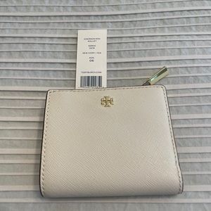 Tory Burch, Emerson, mini wallet in ivory